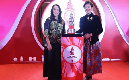 Sabar Karyaman dan Amallia Cahaya Pratiwi Curi Perhatian di Gala Dinner BWF World Tour Finals 2024