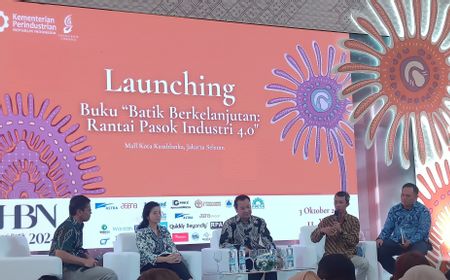 Kemenperin Luncurkan Buku Batik Berkelanjutan untuk Pertahankan Daya Saing di Era Digital