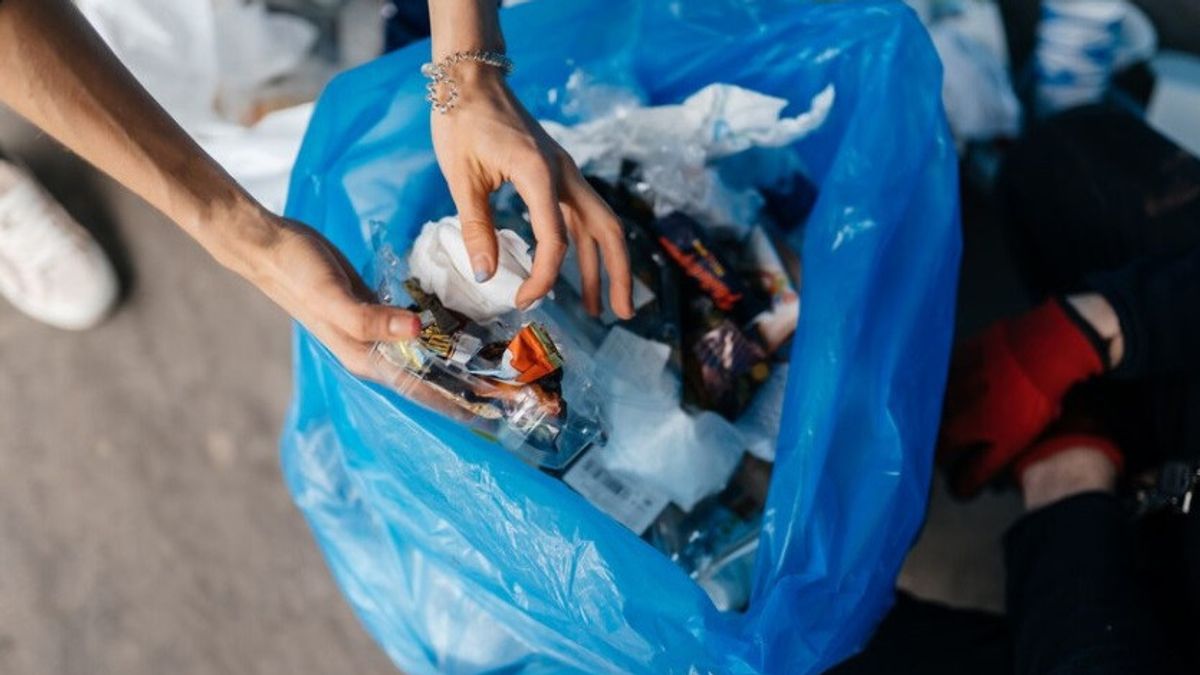 雅加达市中心的废物量每月减少228吨