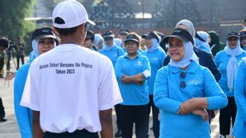 First Lady Iriana Jokowi Is Healthy With 500 Students In The Borobudur Temple Area