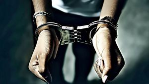 rénagement d'un agent d'endettement saisi de motos à Tegal, arrêté par la police