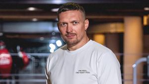 Oleksandr Usyk Diduga Cuma Mengada-ada soal Cedera
