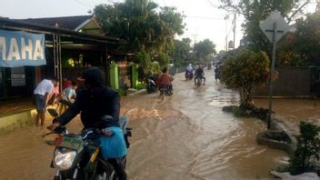 Tanggul Sungai Cisunggalah Bandung Jebol, 500 Rumah Warga Terendam Banjir 