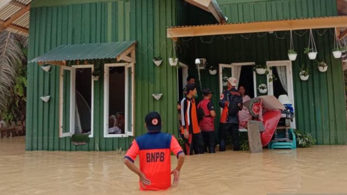 自周四以来降雨，西苏门答腊达马斯拉亚有1，896人受到洪水的影响