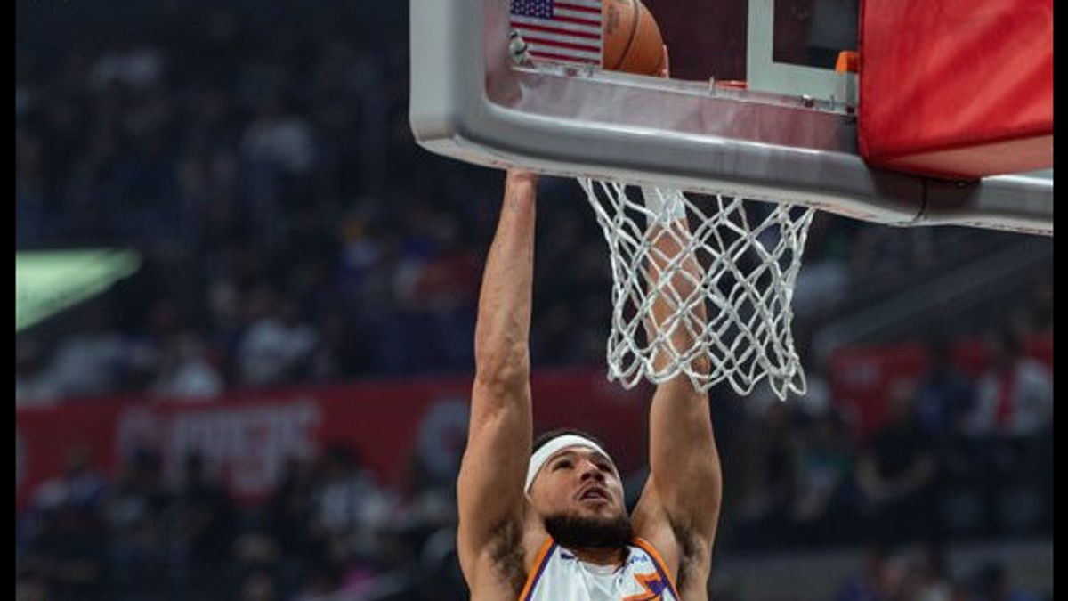 Phoenix Suns Rises, Devin Booker Scores 37 Points Inundated LA Clippers 124-108