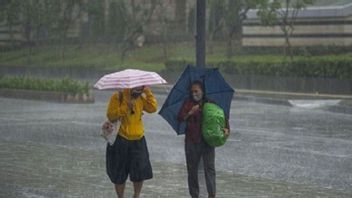 Cuaca 27 September, Sebagian Jakarta Diguyur Hujan Jumat Malam