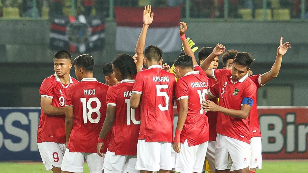 印尼国家队晋级2022年AFF U-19杯半决赛的情景，战胜缅甸并不能保证