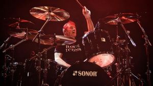Phil Rudd Buka Kemungkinan Reuni dengan AC/DC di Atas Panggung
