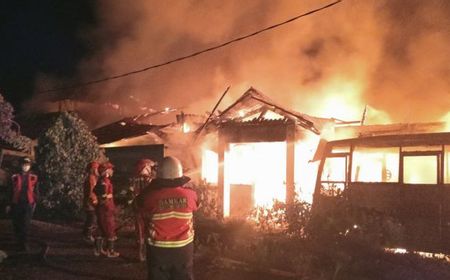 Bangunan Panti Sosial Kota Bengkulu Hangus Terbakar