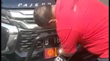 Two Luxury Cars In South Jakarta Were Acted By The Police For Using Fake TNI Service Plates And RFs