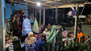 Takut Susulan, Warga Donggala Mengungsi di Depan Rumah usai Diguncang Gempa M 6,3