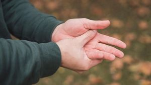 Terbukti Ampuh! Cara Mengobati Tangan Kebas Secara Alami, Tanpa Obat Kimia