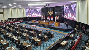 Rapat Paripurna DPRD DKI Alot, Interupsi Warnai Pengesahan 4 Raperda 