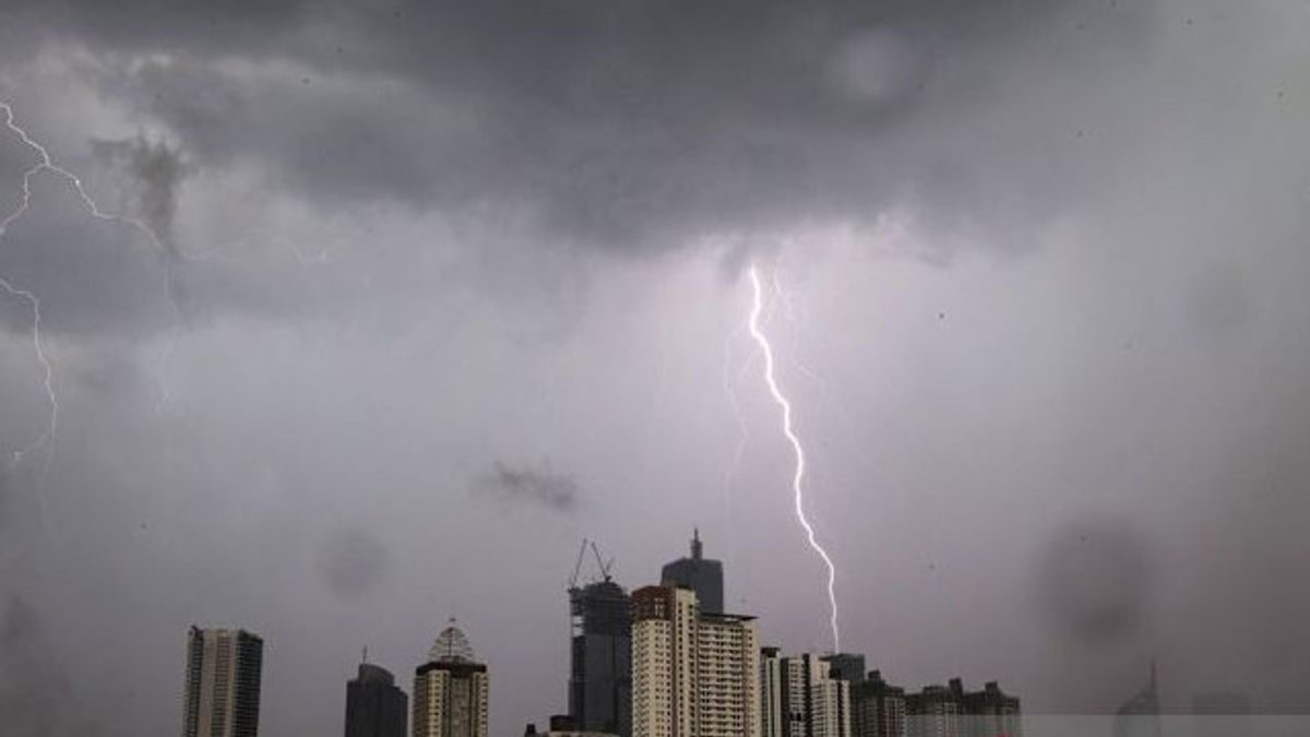 Lampung et Merauke ont le potentiel de pluie de foudre, BMKG a émis un avertissement