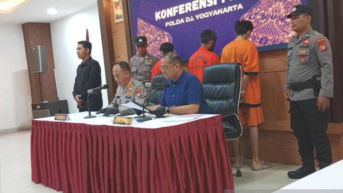 日惹的6位影响者,其中在线 赌博促销被围捕, 警察追踪班达尔