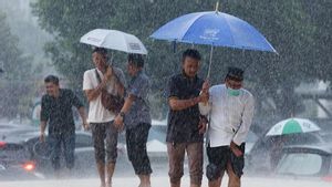 Hujan Lebat Berpotensi Terjadi di Jawa hingga Papua Minggu Sore