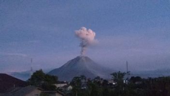 シナブン山の噴火は火山灰が1,000メートルの高さで2回