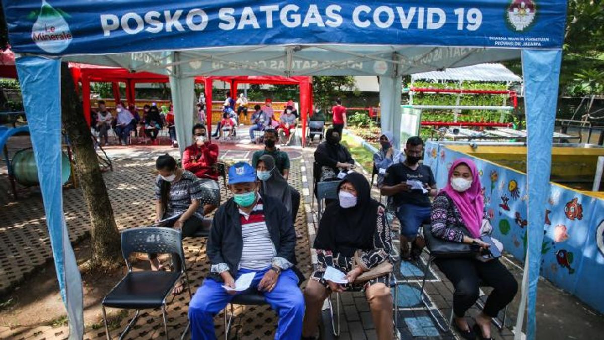 Homecomers Who Haven't Been Injected With A COVID-19 Booster Can Vaccinate In Cirebon During The 2022 Eid Homecoming