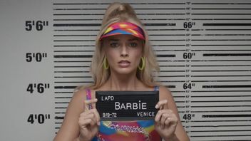 Barbie And Ken Arrested By Police In Barbie's New Trailer