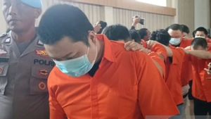 A Gang Of Chinese Citizens-Vietnam Online Fraudsters Arrested In Surabaya