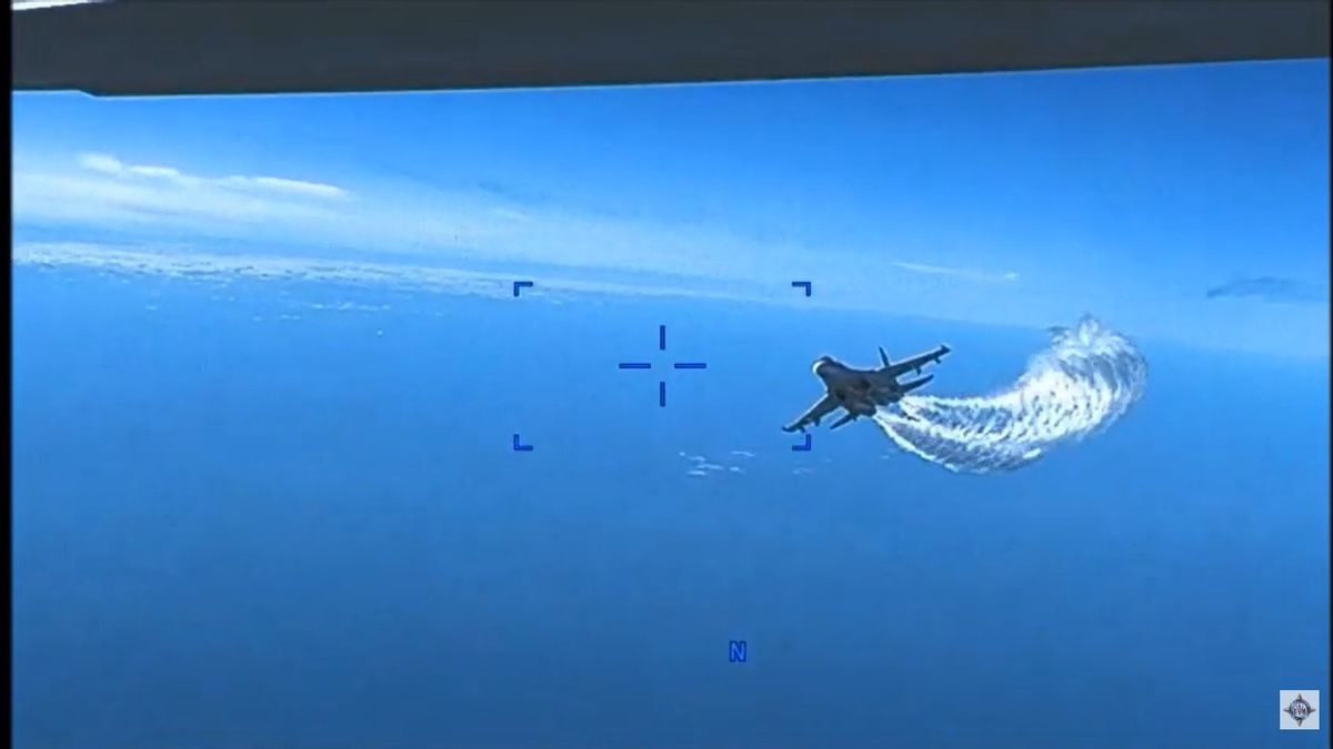 Video Pentagon Tampilkan Jet Tempur Rusia 'Siram' Drone AS Sebelum Jatuh di Laut Hitam