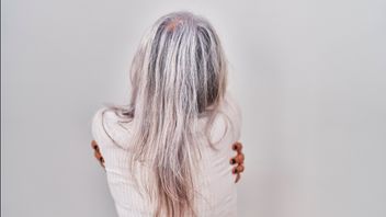 Kenapa Rambut Bisa Beruban Padahal Masih Muda? Ini Penjelasannya
