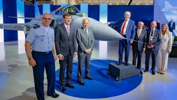 البرازيل تطلق أول طائرة مقاتلة مروحية محلية الصنع