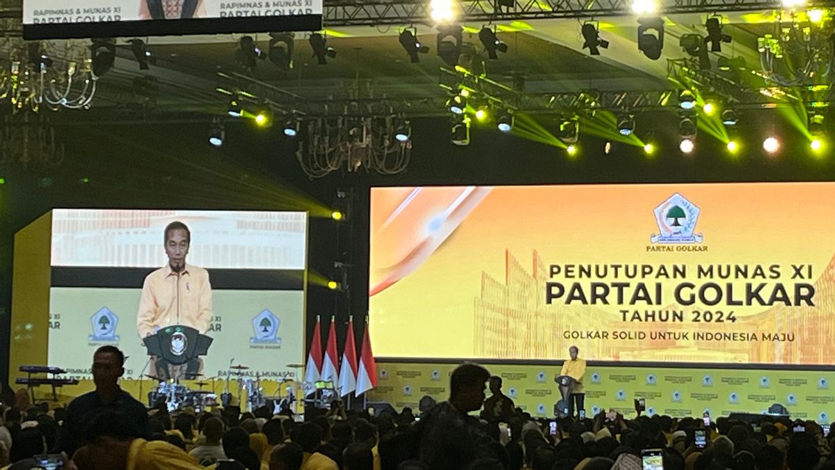 Wearing A Yellow Shirt, Jokowi: This Respects Golkar For Having An Event, Don't Go Anywhere First