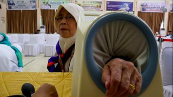 聖地で脱水症を防ぐために、ハッジ者たちはパダン港からの特別な健康パッケージを装備します