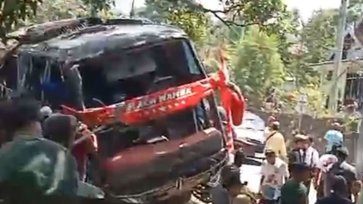 Wisata ke Bromo Berakhir Duka: 8 Nyawa Melayang, Puluhan Terluka