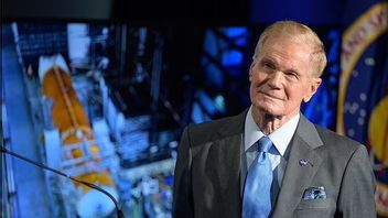 Bill Nelson Réaffirme L’engagement De La NASA à Faire Atterrir à Nouveau Des Astronautes Sur La Lune En 2024