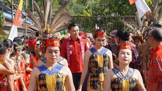 Regent Of Kapuas Hulu: Millennials Haru Recognize And Preserve Customs