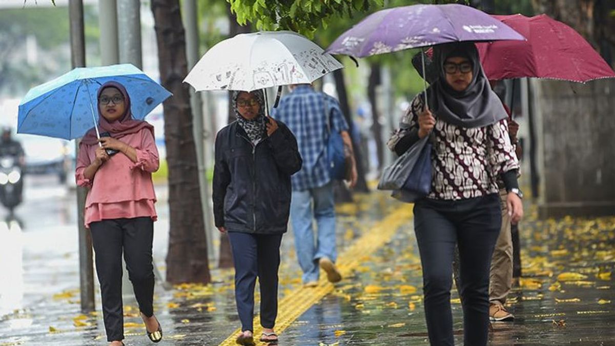 BMKG 预测省会大多数地区的小雨