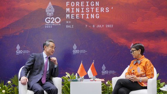 インドネシア外相と中国、ロシア・ウクライナ戦争と地域の安定を阻止するため、途上国の堅実さを奨励することで合意