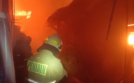 Kawasan Padat Penduduk di Tambora Terbakar, 5 Orang Tewas