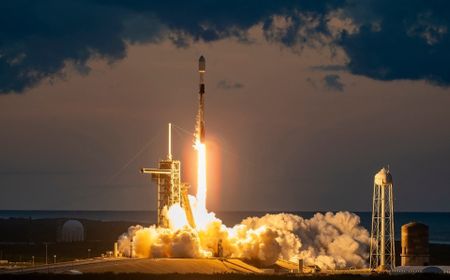 SpaceX Luncurkan Satelit Komunikasi Optus-X ke GEO