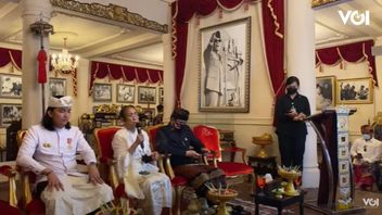 视频： 苏克马瓦蒂 · 苏卡诺普特里在正式接受印度教后的声明