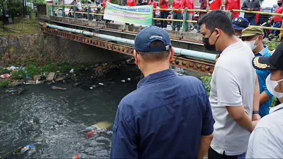 ボビー市長は週末にトレンチを正常化し続ける:雨が降ったときに洪水を防ぐために