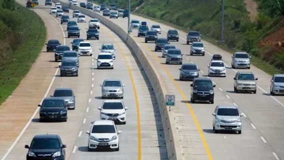 La ligne de courant modique commence à baisser, une façon la route à péage Kalikangkung-Cipali s’est terminée à 08h00 WIB