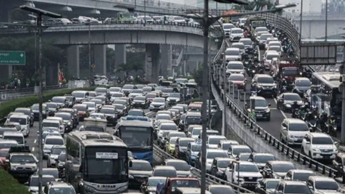 ジャカルタの大気汚染を抑制するための車両の購入を制限しない、これはDKI州政府の対応です