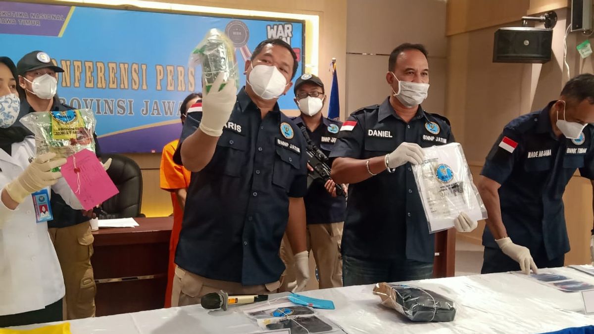 East Java Provincial National Narcotics Agency Thwarts The Delivery Of 1.6 Kg Of Meth From Jakarta