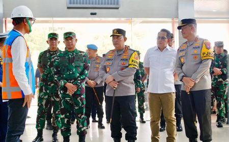 Tinjau Pelabuhan Tanjung Perak, Kapolri Perintahkan Pengamanan Ketat Natal-Tahun Baru