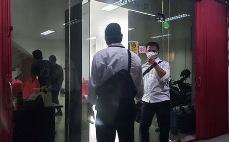 Kantor Pinjol di Kelapa Gading Digerebek, Ada Pegawai Tepergok Olah Foto Porno untuk Tagih Utang