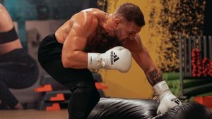 Legenda UFC Ini Sebut McGregor Masih Punya Kekurangan: Dia Menyarankan <i>The Notorius</i> Cari Guru, Bukan Pelatih