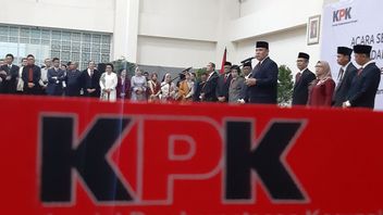 Vieilles Habitudes Portées à KPK, Firli Affiche Des Suspects De Corruption