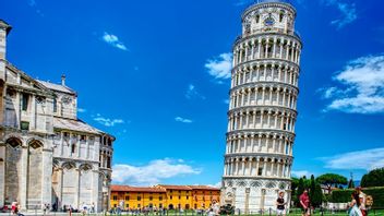 The Unintentional Leaning Of The Tower Of Pisa Begins In Today's History, August 9, 1173