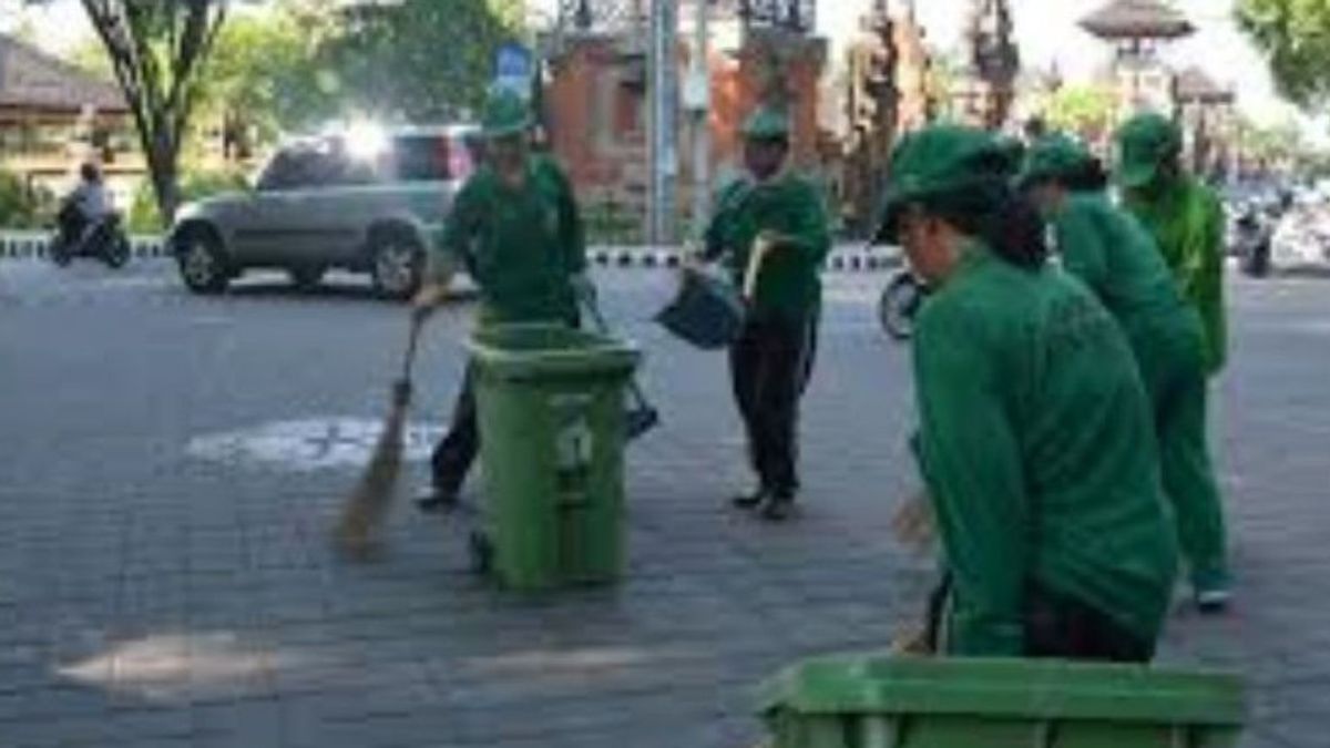 DLHK دنباسار: بعد يوم غالونجان، القمامة يزيد بنسبة 30 في المئة