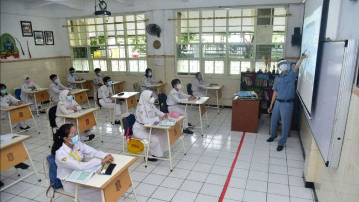 Comment Le Gouvernement De La Ville De Surabaya Anticipe De Nouveaux Clusters Dans Les écoles