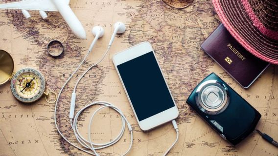 Gadget yang Wajib Dibawa saat Travelling, Simak Tipsnya di Sini