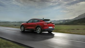 جاكرتا إن الاعتراف الصابورة للرئيس التنفيذي لفورد خلال تفكيك سرية تسلا والسيارات الكهربائية في الصين، أدى إلى صدمة العمليات الإجمالية للشركة